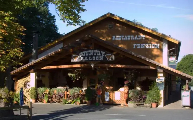Steak Restaurant Penzion Country Saloon