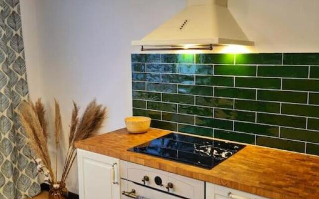 Uroczy apartament blisko centrum - 10 min do plaży