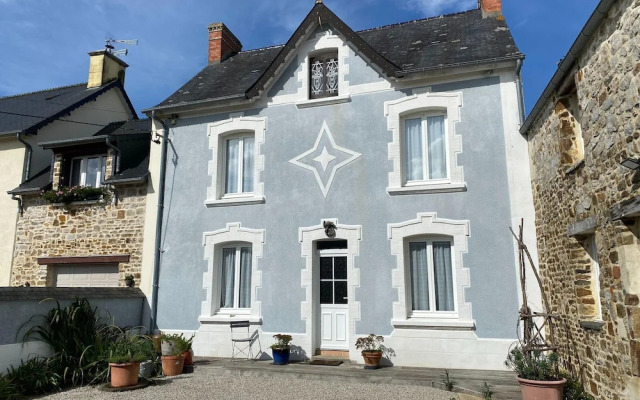 Charming Holiday Home With Garden in the Cotentin