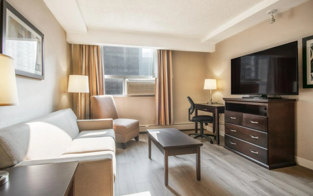 Coast Calgary Downtown Hotel & Suites by APA
