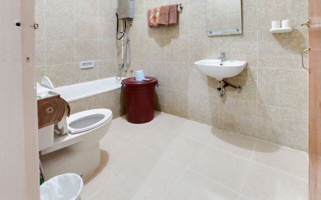 Bogor Guest House by Literooms