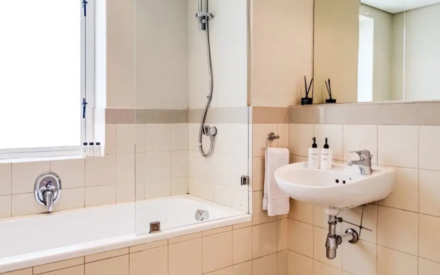 Escape to Exquisite Ellesmere 401