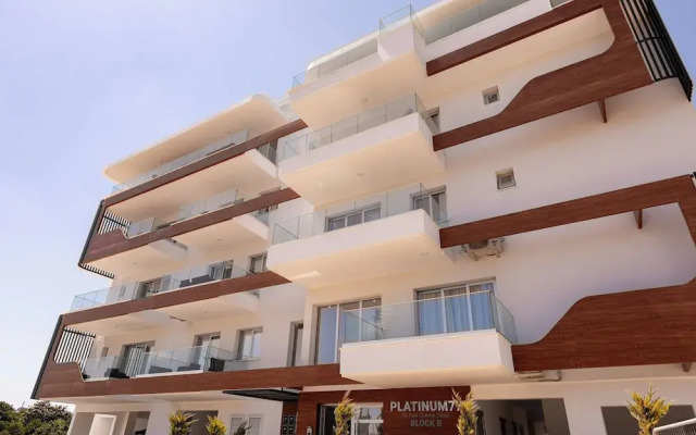 YAMAS Urban Living Pool Penthouse Marvel