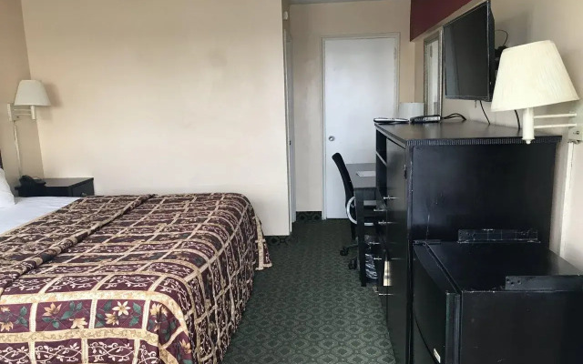 Red Carpet Inn & Suites