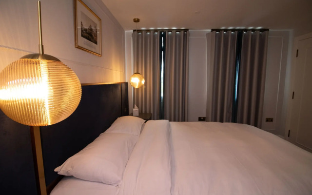 Three Falcons Hotel