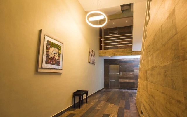 Earl Heights Suites Hotel
