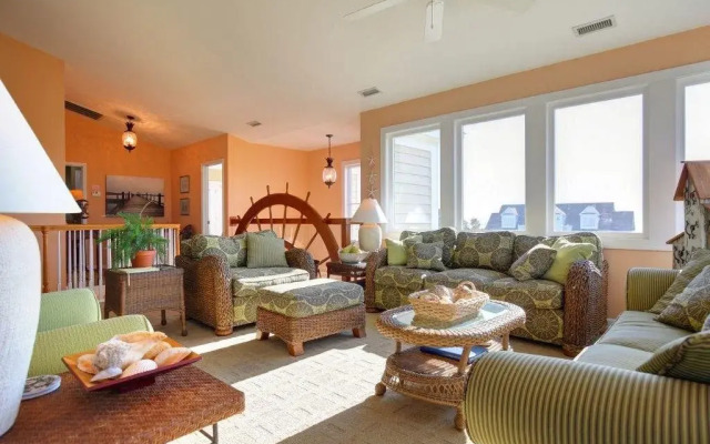 Stone's Throw - 5 Br Home