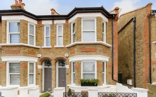 Surbiton Luxury Garden House 19A