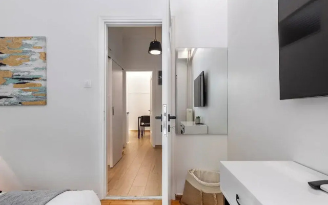 Viora Stunning Deluxe Studio in Athens