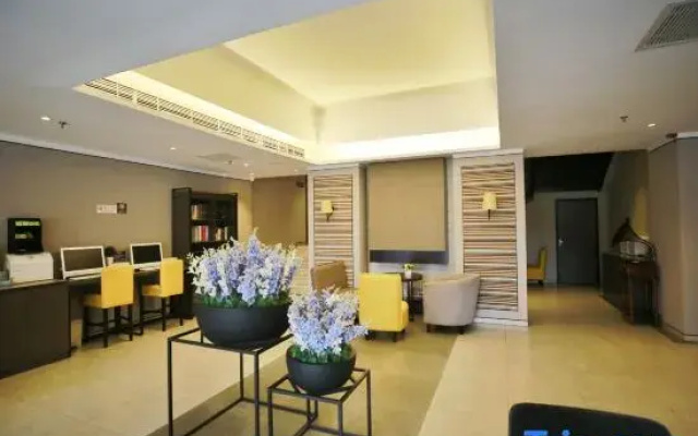 Homeinn Plus Hotel (Shenyang Shenbei University Town Shenbei Huaqiang Square)