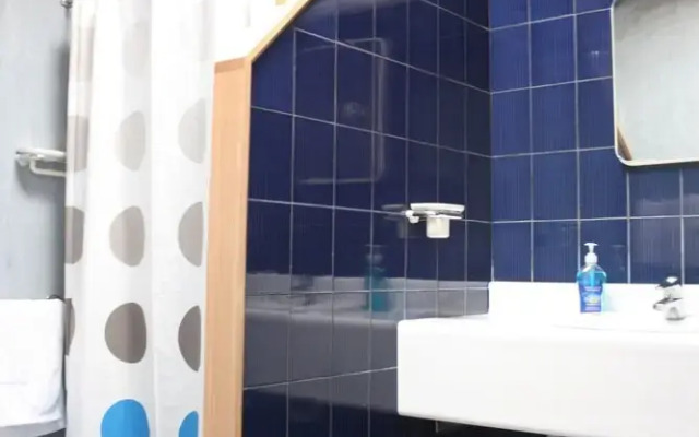 Seaview Holiday Park and  Hostel