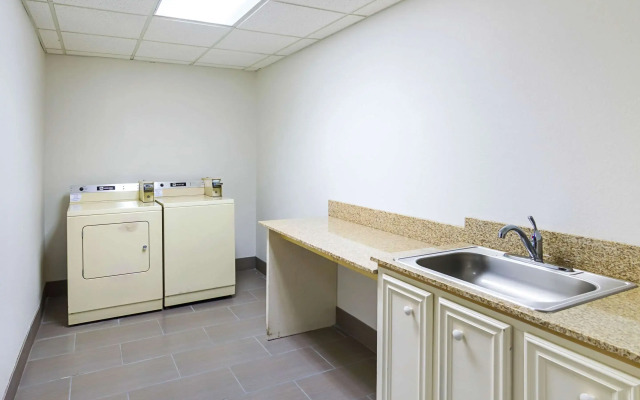 Quality Suites