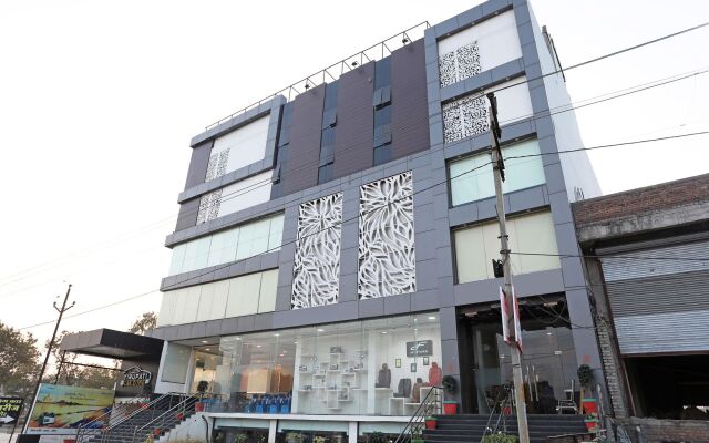 OYO 11375 Hotel G20 Inn