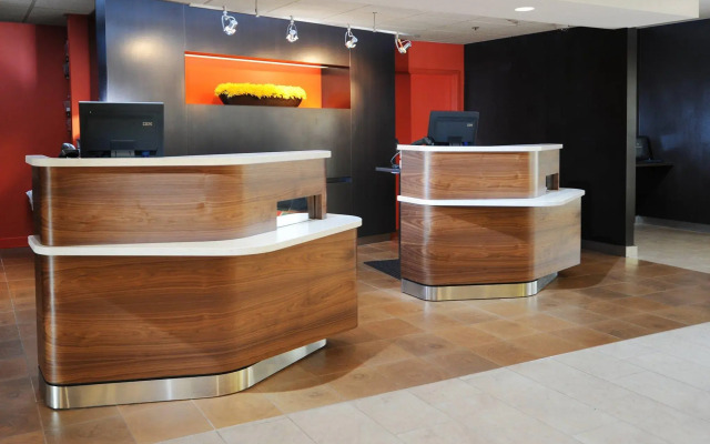 Courtyard by Marriott Houston Hobby Airport