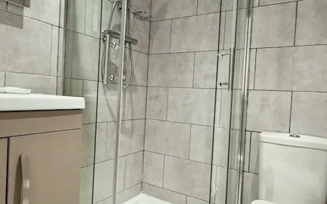 The Victoria Family Apartment 202