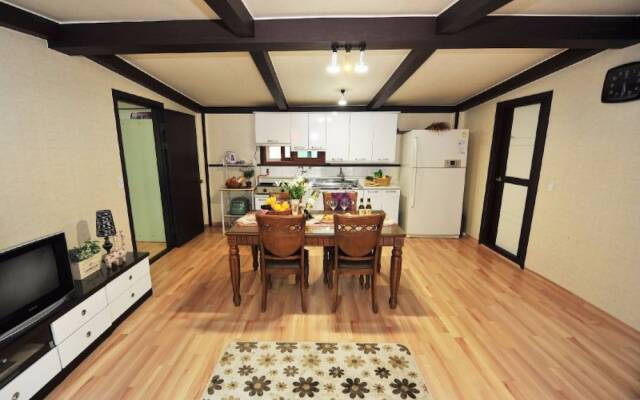 Yangyang Beopsusanjang Pension