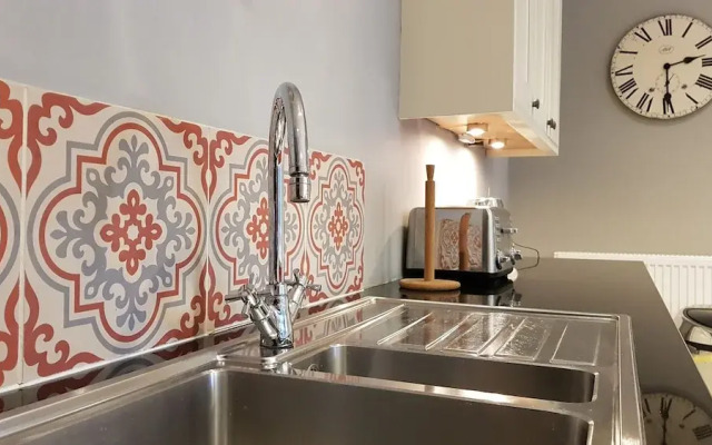 Authentic Central 3-Bedroom Apartment