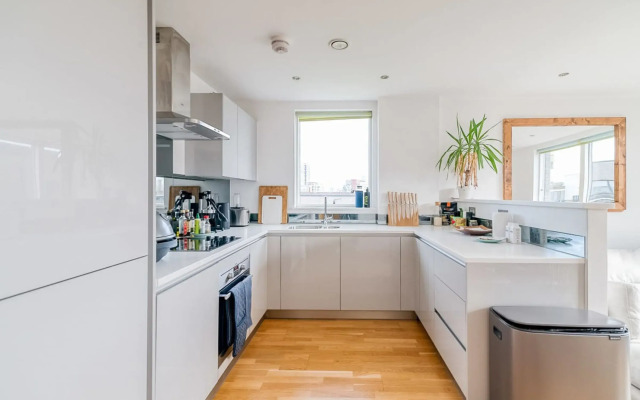 Modern Bermondsey Apartment