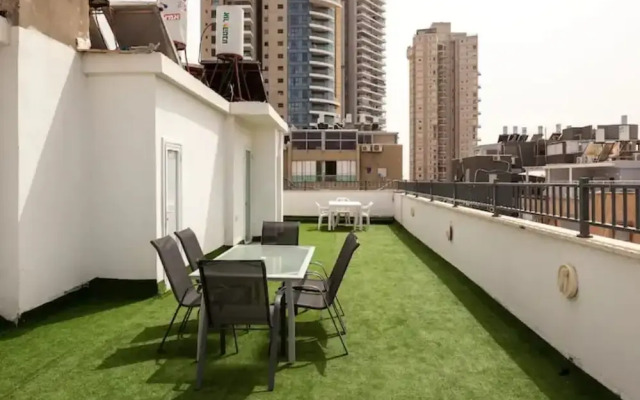 Amazing APT Bat-Yam Near Beach