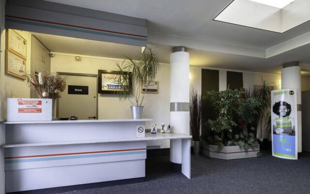B&B HOTEL Calais Centre Saint-Pierre