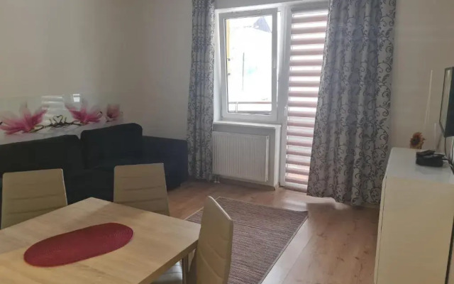 Apartament z garażem podziemnym - Augustowska