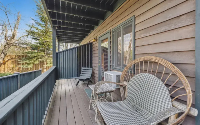 Good Medicine Lodge Bed & Breakfast