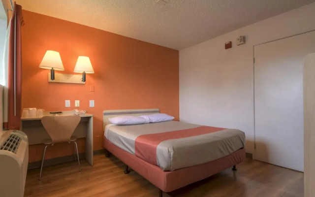 Motel 6 Los Angeles - Baldwin Park