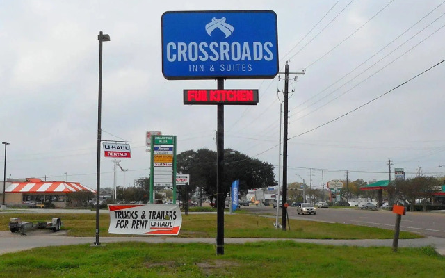 Crossroads Inn & Suites