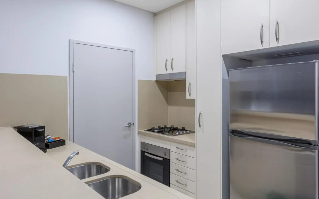 Meriton Suites Kent Street, Sydney