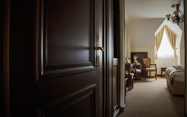 Hotel Foisorul cu Flori