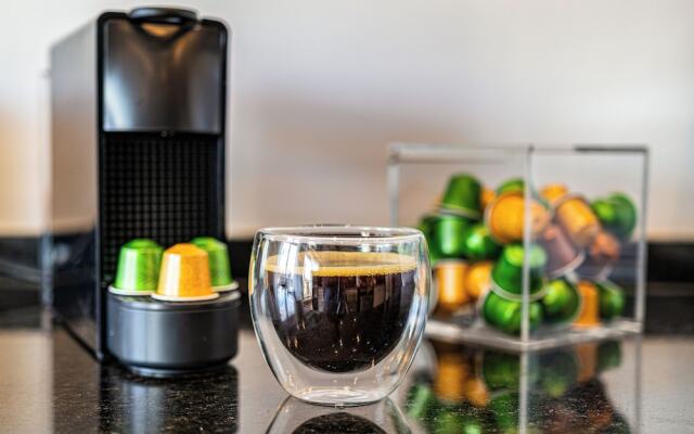 2BR Family Apt Puente de la Mujer View