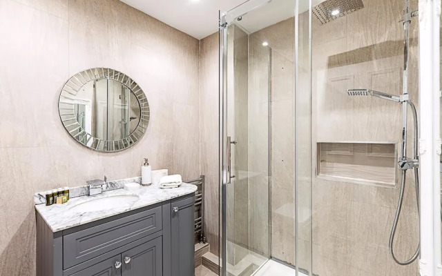 Spacious 4-bed House Near Liverpool St