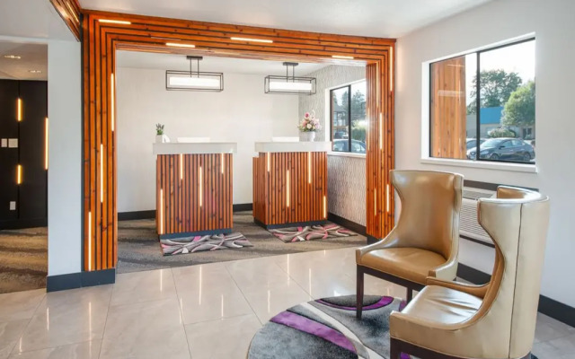 Coast Courtenay Hotel