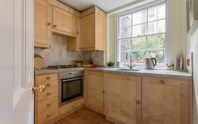 Stylish Flat Close To Victoria Station