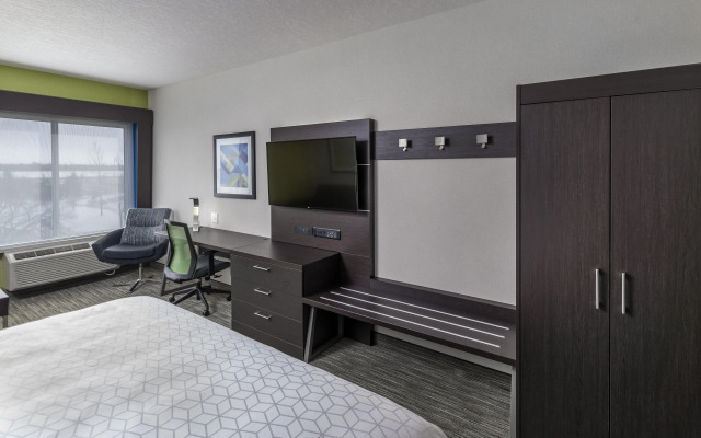 Holiday Inn Express & Suites Brandon by IHG