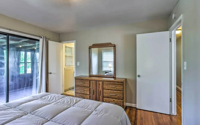 Family-friendly Omaha Home ~ 5 Mi to Dtwn!