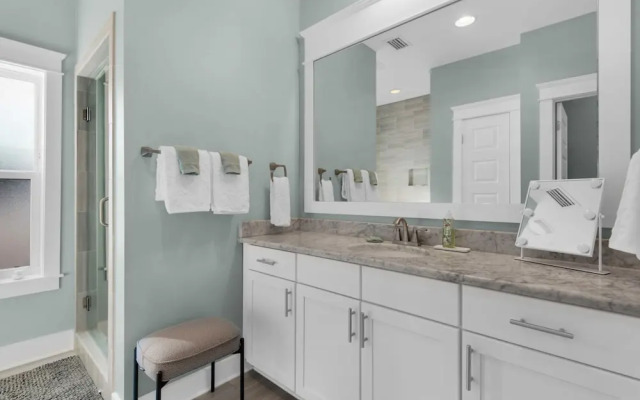 Soundside Bliss 4 Bedroom Home by RedAwning