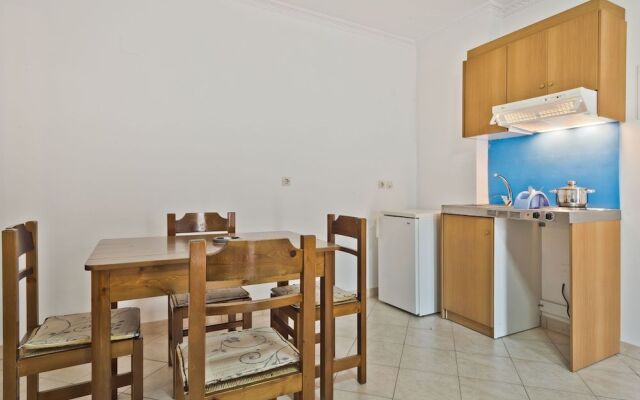 Fronis Apartment