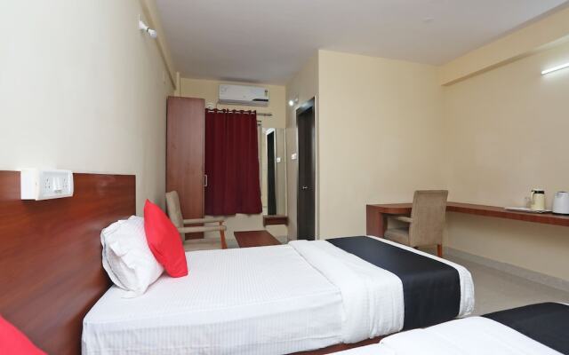 Capital O 37885 Ekamra Inn