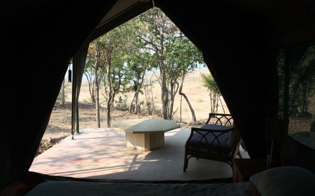 Warthogs Safari Camp
