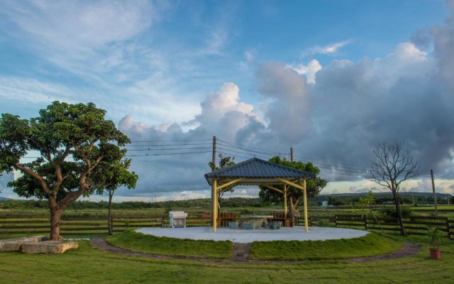 Country Lane Hostel