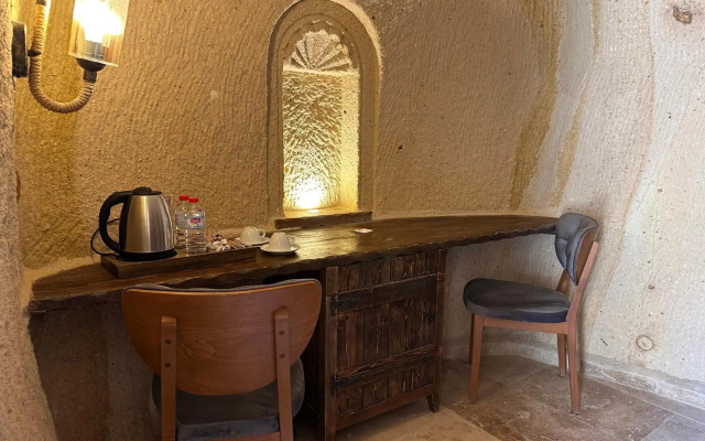 Under Cave Hotel