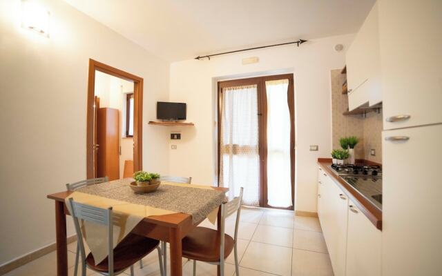 Ferienwohnung "ulivo" mit Pool und Privatstrand -1