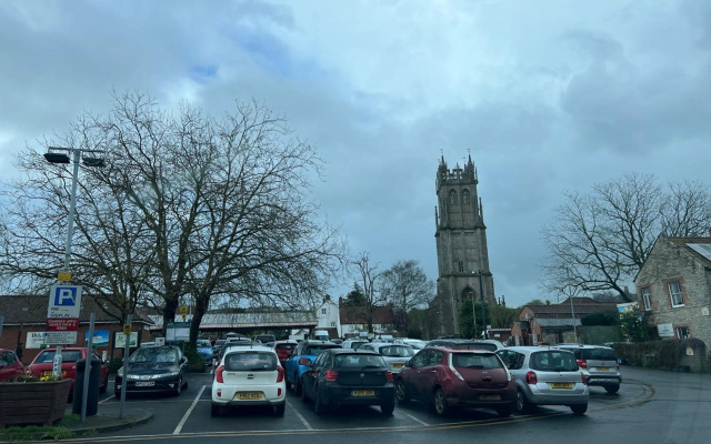 Beautiful 2b Apt in the Heart of Glastonbury.