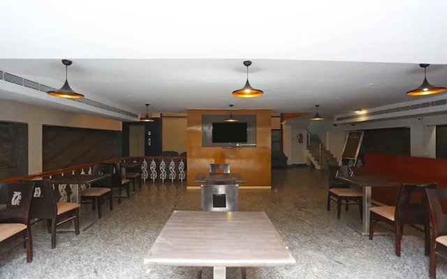 Collection O 186 Hotel Triple C