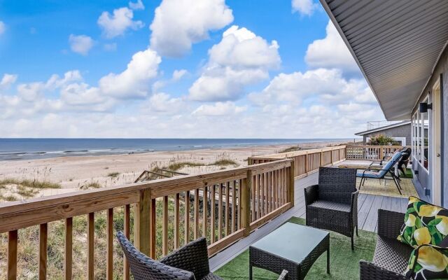 South Fletcher Beachfront Home by RedAwning