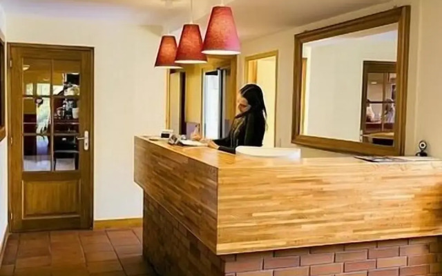 Les Provinciales Hotel & Restaurent