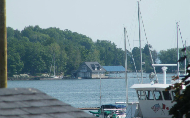 1000 Island Condo Getaway