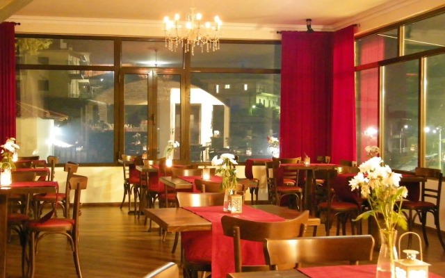 Theatro Hotel Odysseon