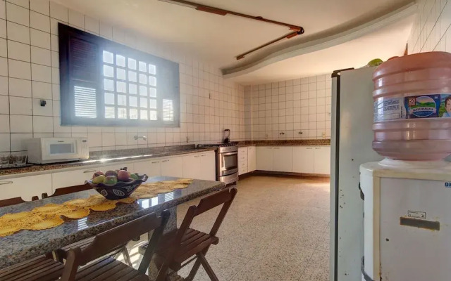 House with Hot Tub in Porto das Dunas